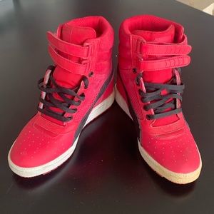 Puma Sky Wedge Red Suede sz 7 Women’s